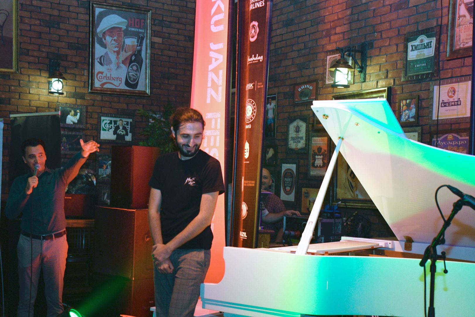 Массовый гипноз в Баку – это просто не поддается описанию словами… (ВИДЕО, ФОТО)