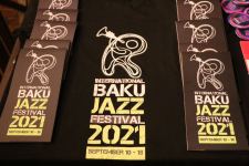 Массовый гипноз в Баку – это просто не поддается описанию словами… (ВИДЕО, ФОТО)