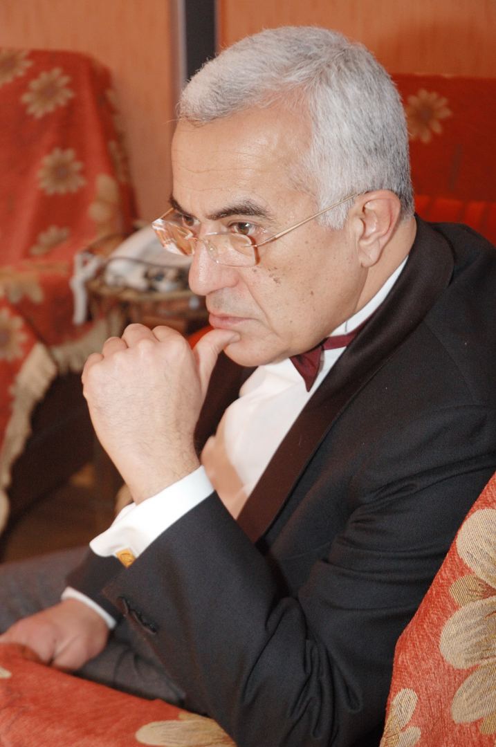 Азербайджанcкий композитор создал композицию в память о  Бельмондо (ВИДЕО)