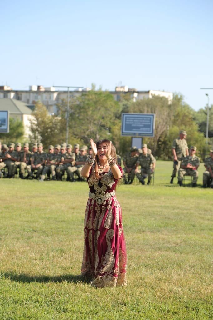 Популярные артисты поздравили азербайджанских курсантов (ФОТО)