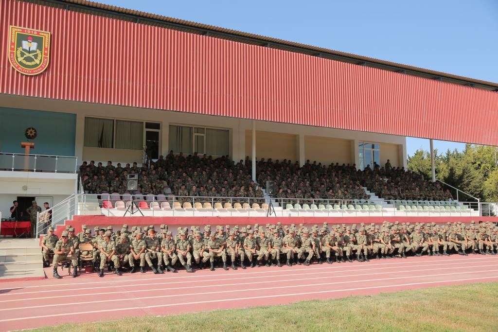 Популярные артисты поздравили азербайджанских курсантов (ФОТО)