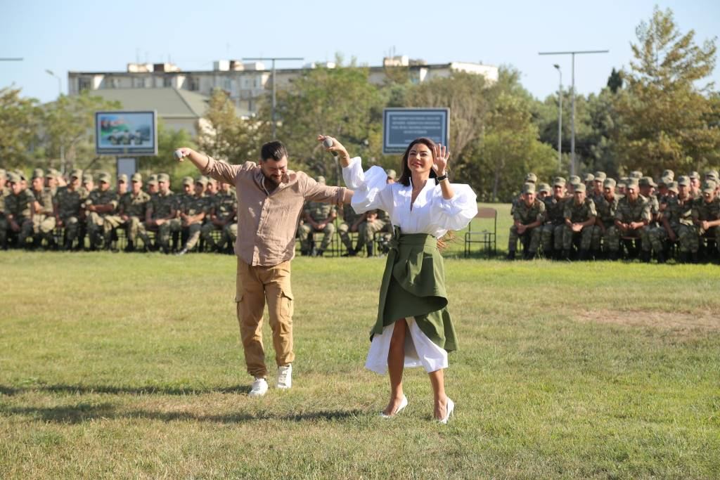 Популярные артисты поздравили азербайджанских курсантов (ФОТО)