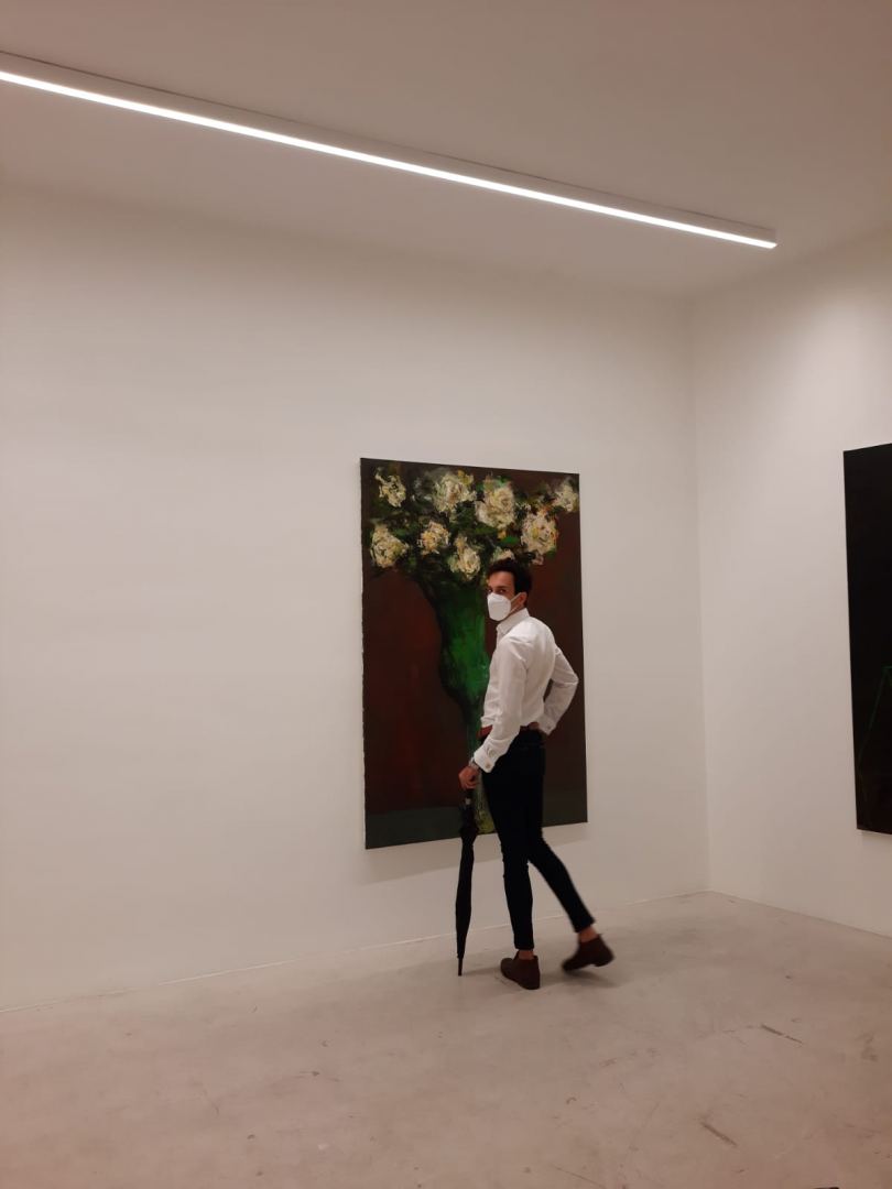 Азербайджанец дал карт-бланш французам, или Творческий порыв "в неположенных местах" Парижа (ФОТО)