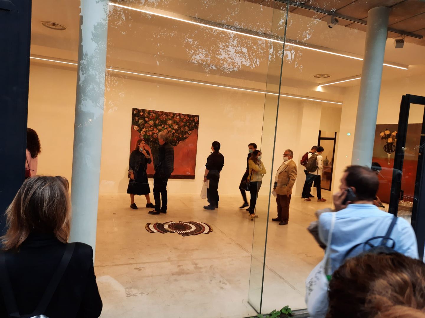 Азербайджанец дал карт-бланш французам, или Творческий порыв "в неположенных местах" Парижа (ФОТО)