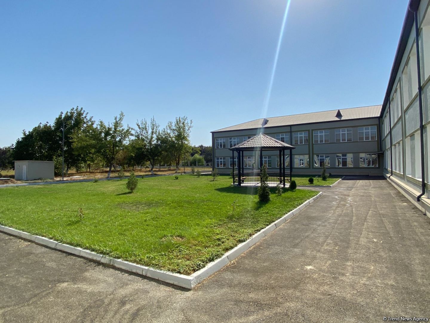 В Агдаме после капитального ремонта сдано в эксплуатацию здание школы (ФОТО)