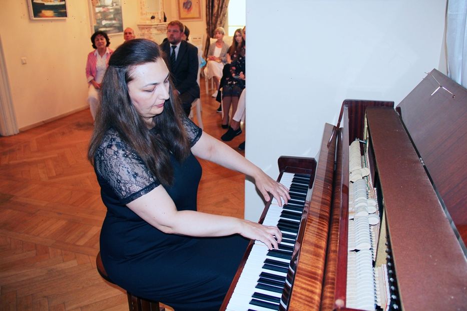 В Центре творчества Максуда Ибрагимбекова прошел вечер, посвященный 100-летию польского писателя-фантаста Станислава Лема (ФОТО)