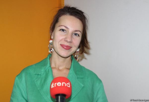 Подняться на Девичью башню, попробовать азербайджанские блюда… - российская певица в Баку (ФОТО)