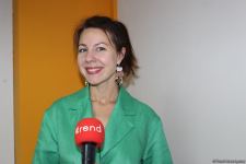 Подняться на Девичью башню, попробовать азербайджанские блюда… - российская певица в Баку (ФОТО)