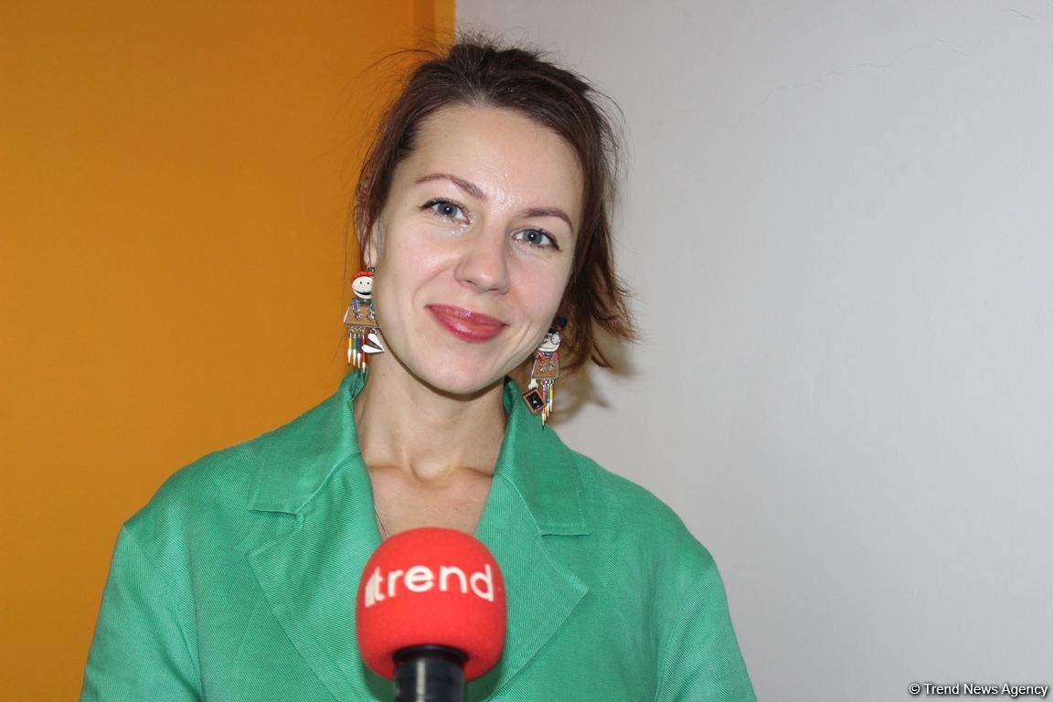 Подняться на Девичью башню, попробовать азербайджанские блюда… - российская певица в Баку (ФОТО)