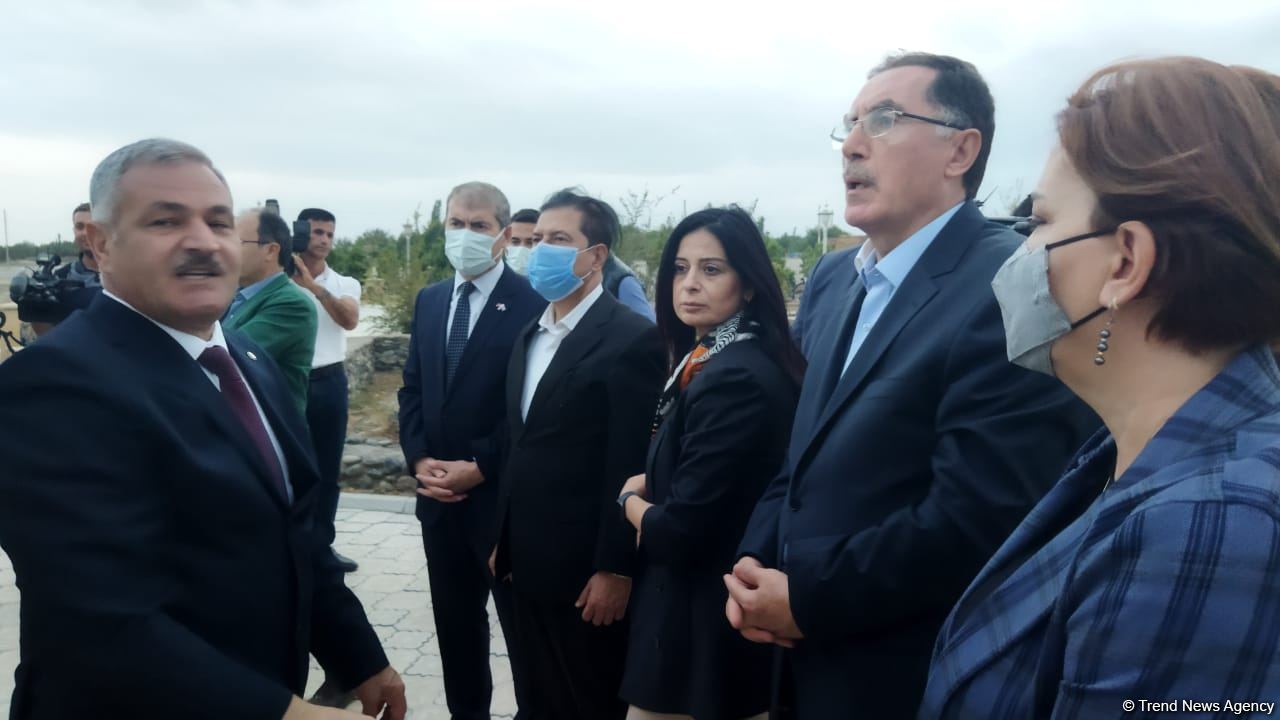 Делегация Ассоциации омбудсменов ОИС осмотрела памятник «Марага-150» в Тертере (ФОТО)