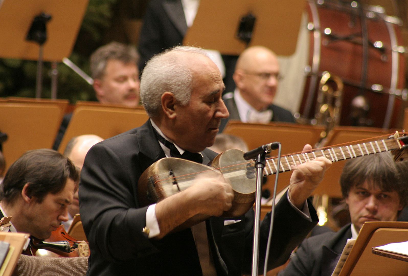 Азербайджанский тар и яркие образцы мировых музыкальных шедевров (ФОТО)