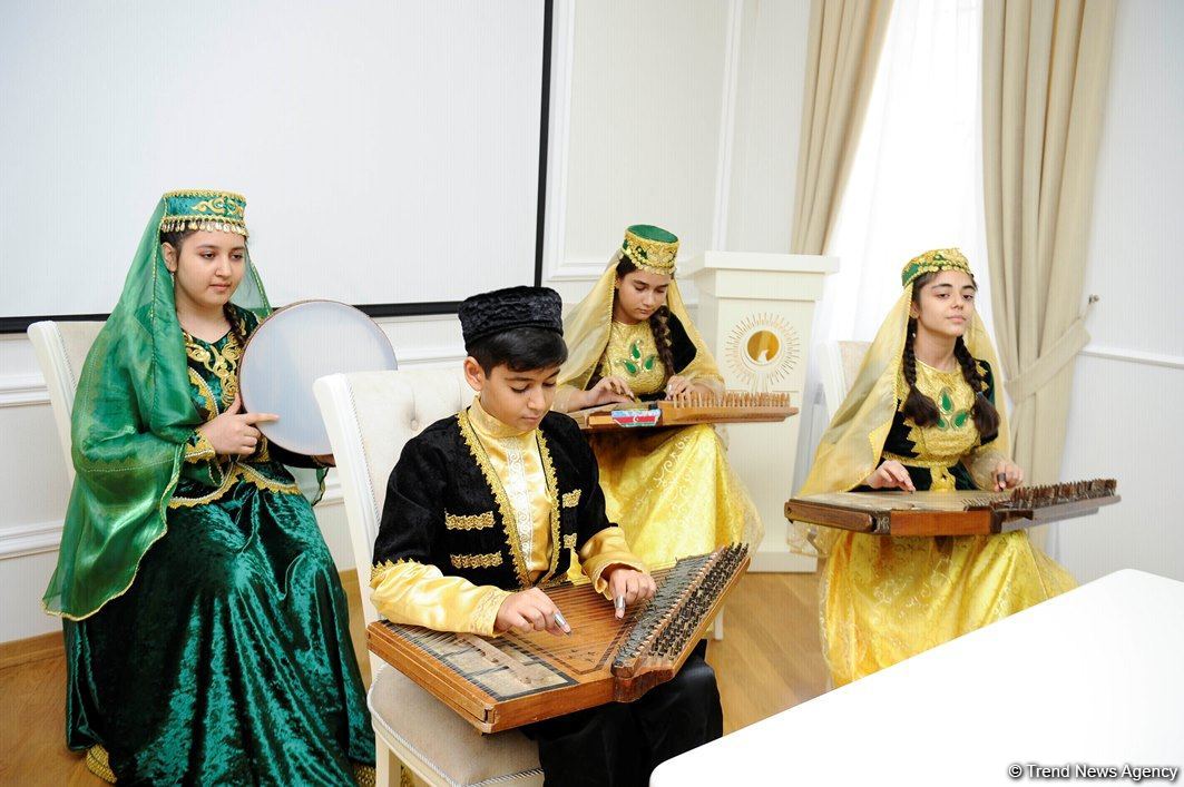 В Баку состоялась церемония гашения марок в честь Узеира Гаджибейли, изданных в Испании (ФОТО)