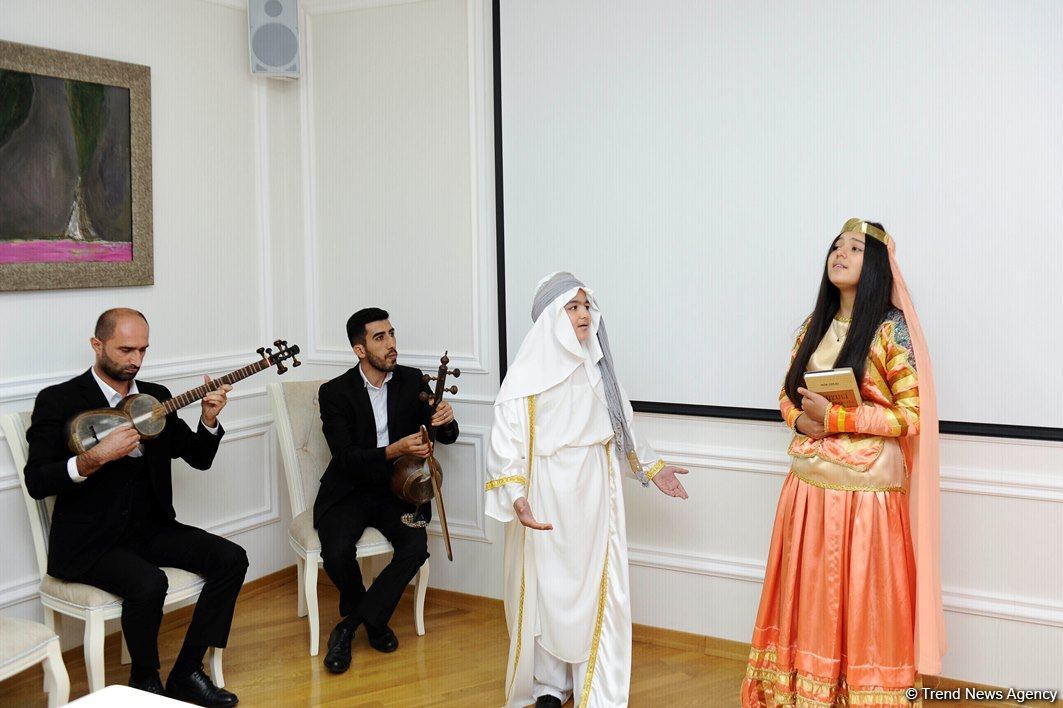 В Баку состоялась церемония гашения марок в честь Узеира Гаджибейли, изданных в Испании (ФОТО)