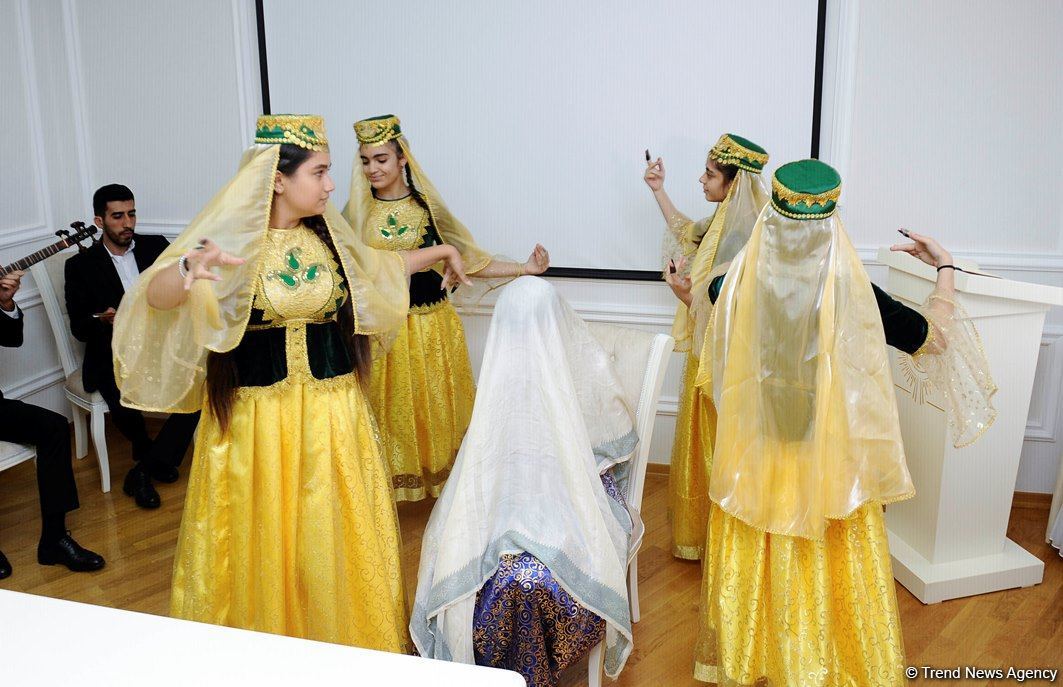 В Баку состоялась церемония гашения марок в честь Узеира Гаджибейли, изданных в Испании (ФОТО)