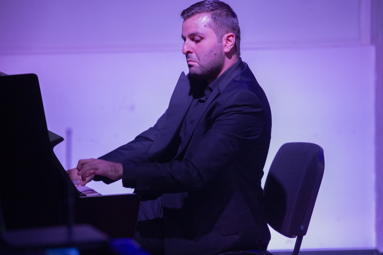 Увлекательное путешествие в мир национальной музыки и танцев на сцене YARAT (ФОТО)