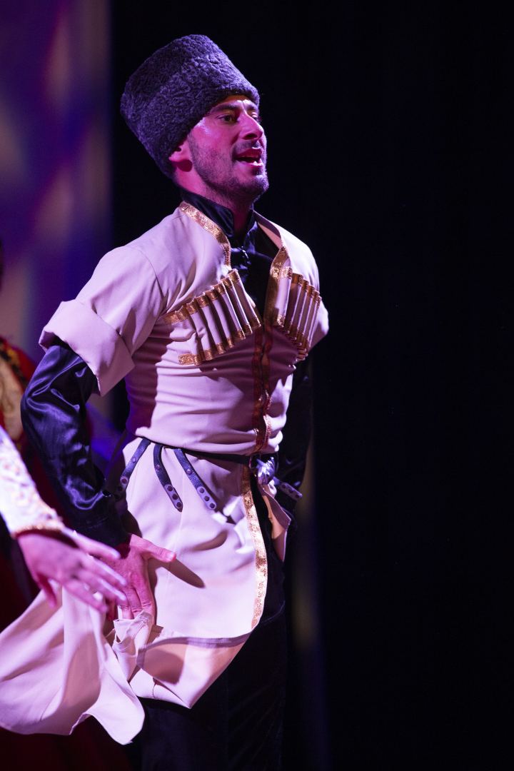 Увлекательное путешествие в мир национальной музыки и танцев на сцене YARAT (ФОТО)