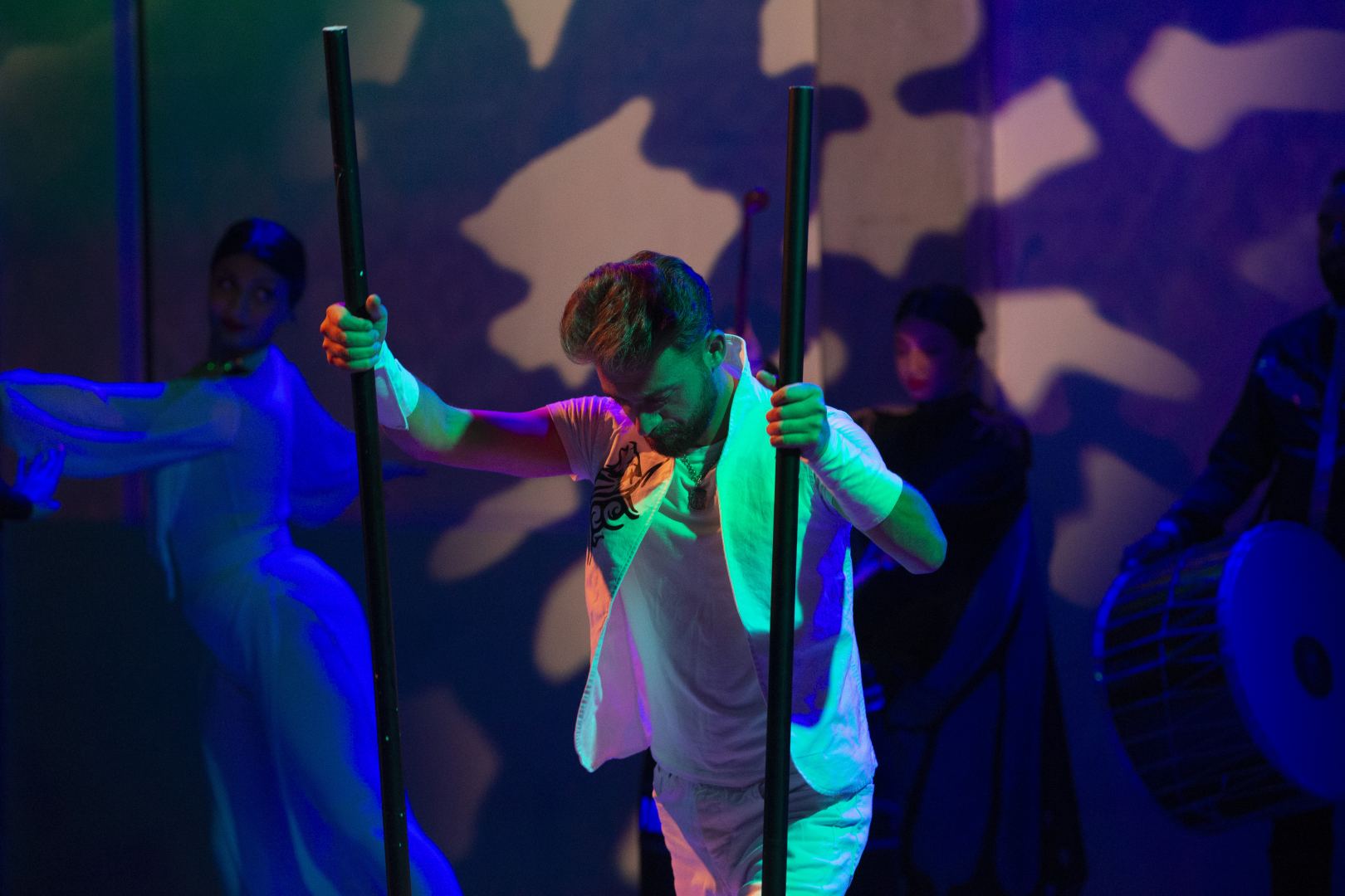 Увлекательное путешествие в мир национальной музыки и танцев на сцене YARAT (ФОТО)