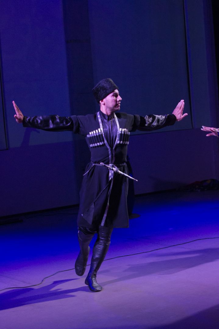 Увлекательное путешествие в мир национальной музыки и танцев на сцене YARAT (ФОТО)