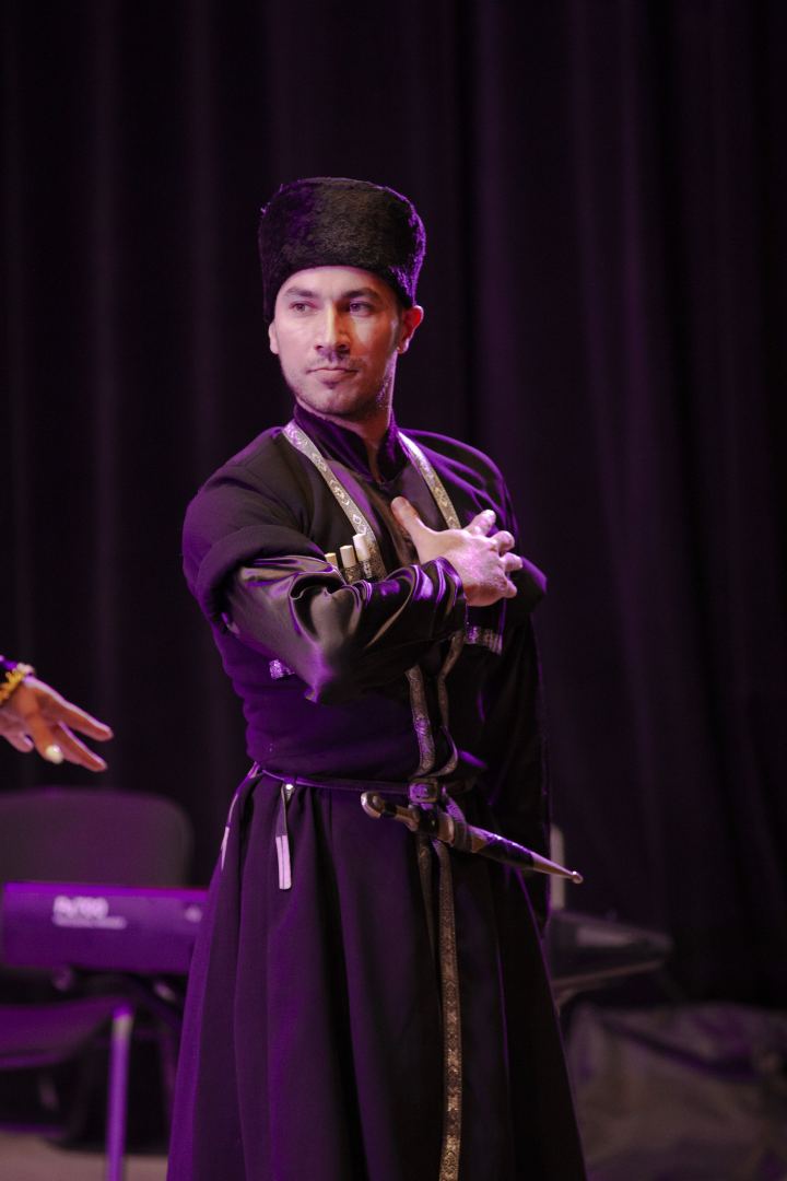 Увлекательное путешествие в мир национальной музыки и танцев на сцене YARAT (ФОТО)