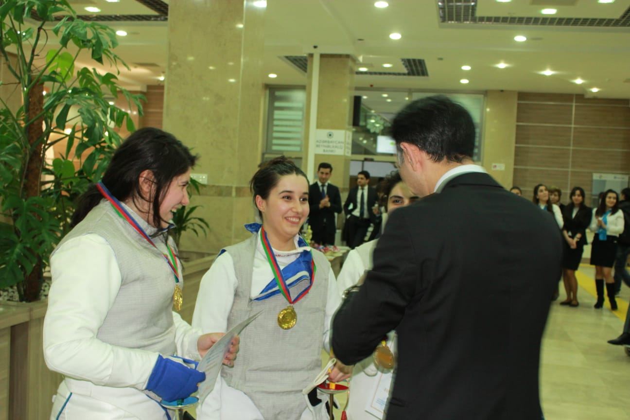 Азербайджанский Зорро и дочери-мушкетерши: Все началось с деревянного меча – интервью с Асафом Меликовым (ФОТО)