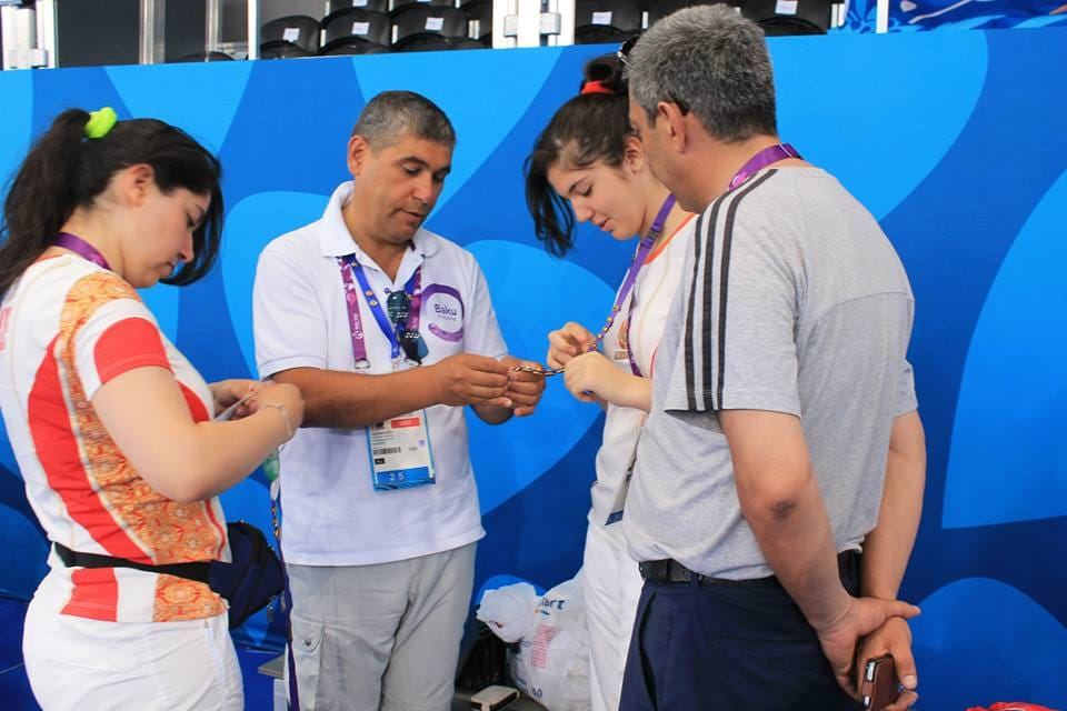 Азербайджанский Зорро и дочери-мушкетерши: Все началось с деревянного меча – интервью с Асафом Меликовым (ФОТО)