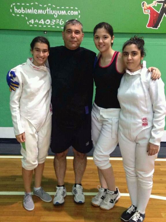 Азербайджанский Зорро и дочери-мушкетерши: Все началось с деревянного меча – интервью с Асафом Меликовым (ФОТО)