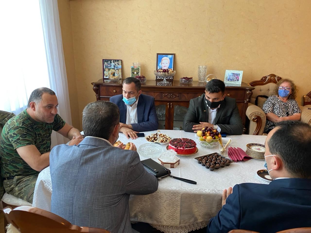 Азербайджанский Зорро и дочери-мушкетерши: Все началось с деревянного меча – интервью с Асафом Меликовым (ФОТО)