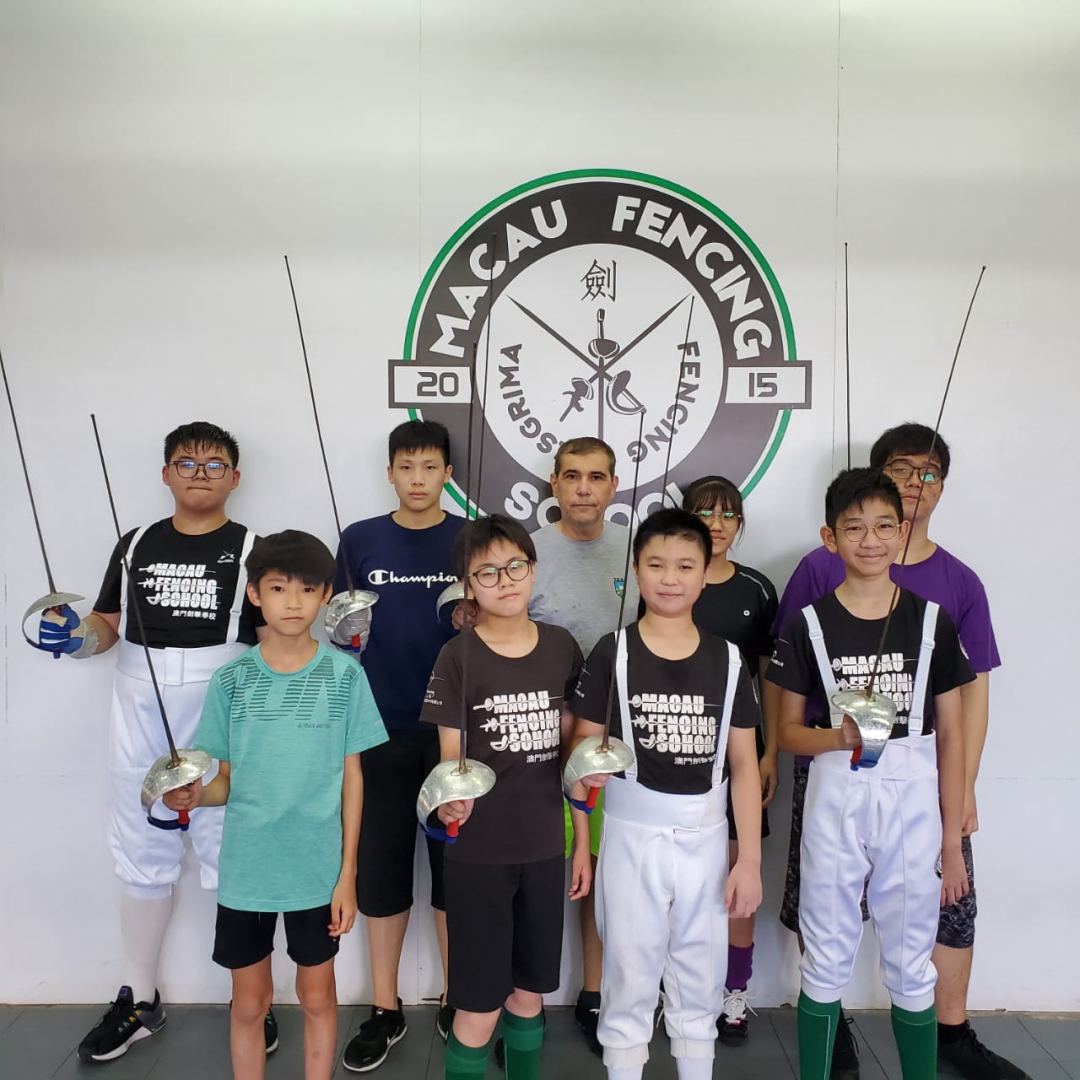 Азербайджанский Зорро и дочери-мушкетерши: Все началось с деревянного меча – интервью с Асафом Меликовым (ФОТО)