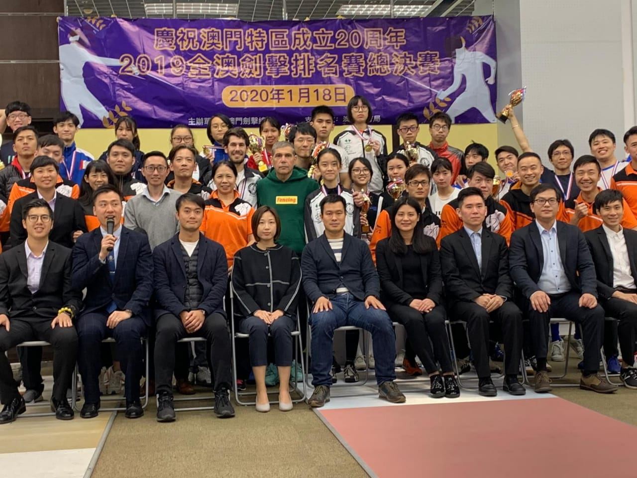 Азербайджанский Зорро и дочери-мушкетерши: Все началось с деревянного меча – интервью с Асафом Меликовым (ФОТО)