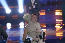 Азербайджанский исполнитель поддержал участницу российского телепроекта "Ты супер!" (ФОТО)