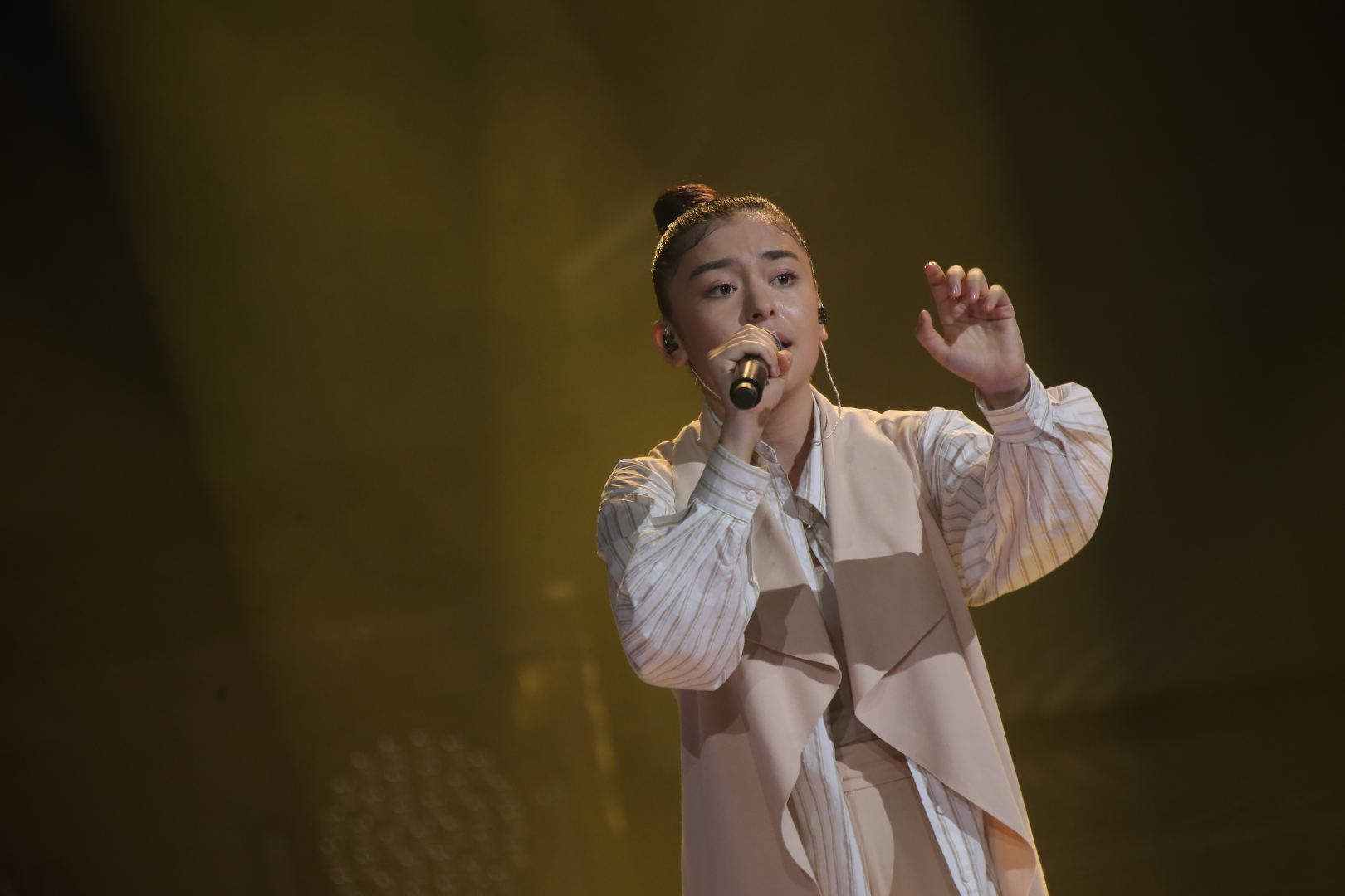 Азербайджанский исполнитель поддержал участницу российского телепроекта "Ты супер!" (ФОТО)