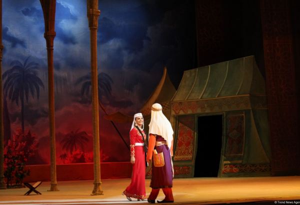 Театр в Баку открыл двери. Первый спектакль в период пандемии (ФОТО/ВИДЕО)