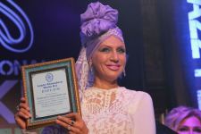 Одним вечером в Баку - противогаз, бабушка из Нидерландов и кафкианские сцены (ВИДЕО,ФОТО)