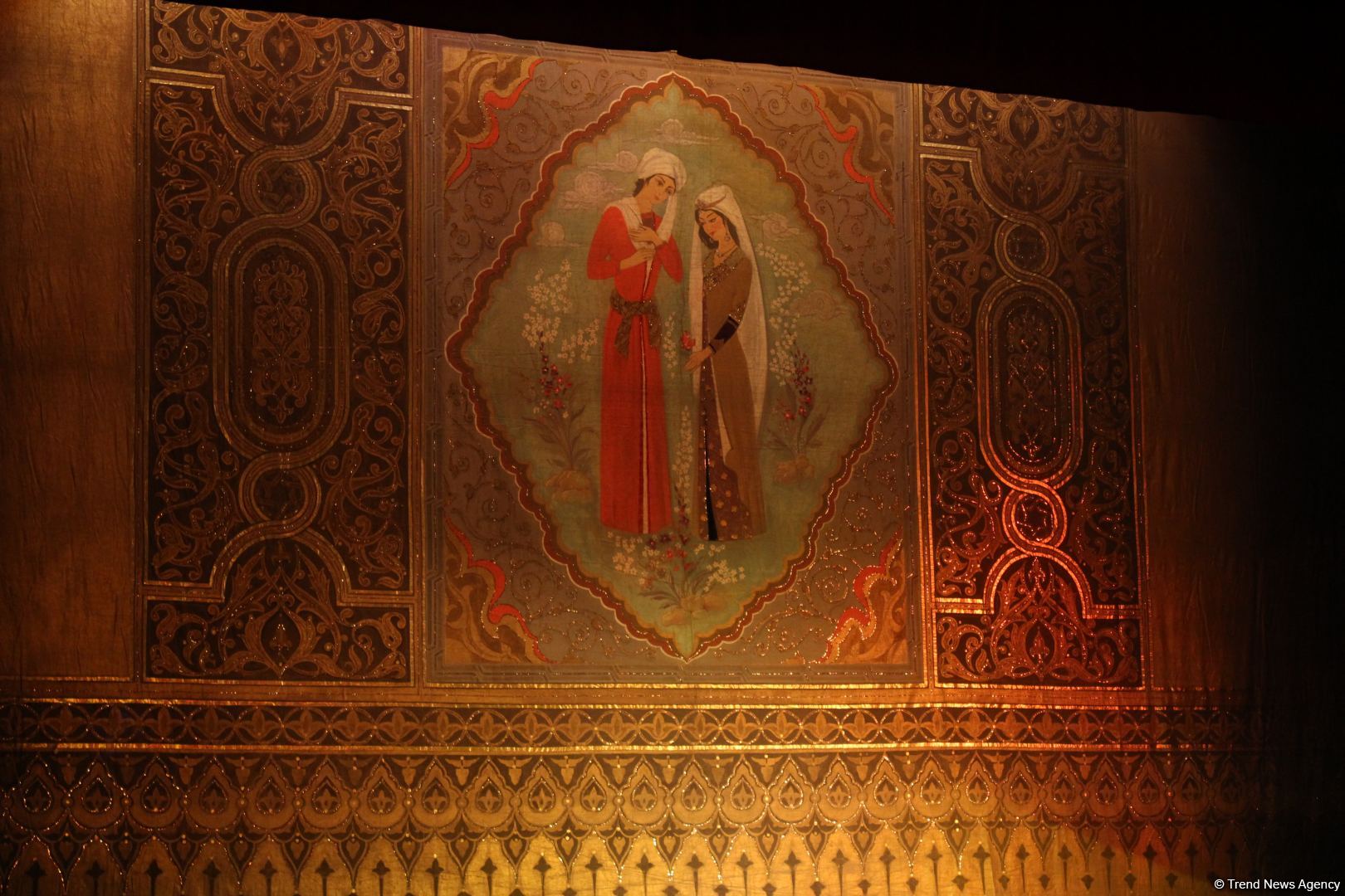 Театр в Баку открыл двери. Первый спектакль в период пандемии (ФОТО/ВИДЕО)