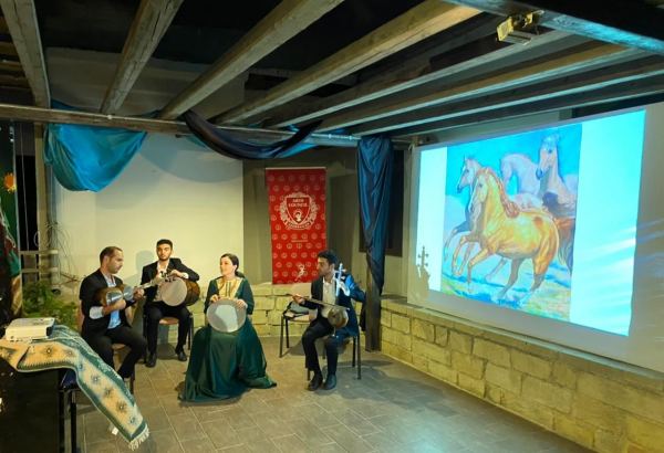 Из Латвии в Азербайджан на Карабахских скакунах (ФОТО/ВИДЕО)