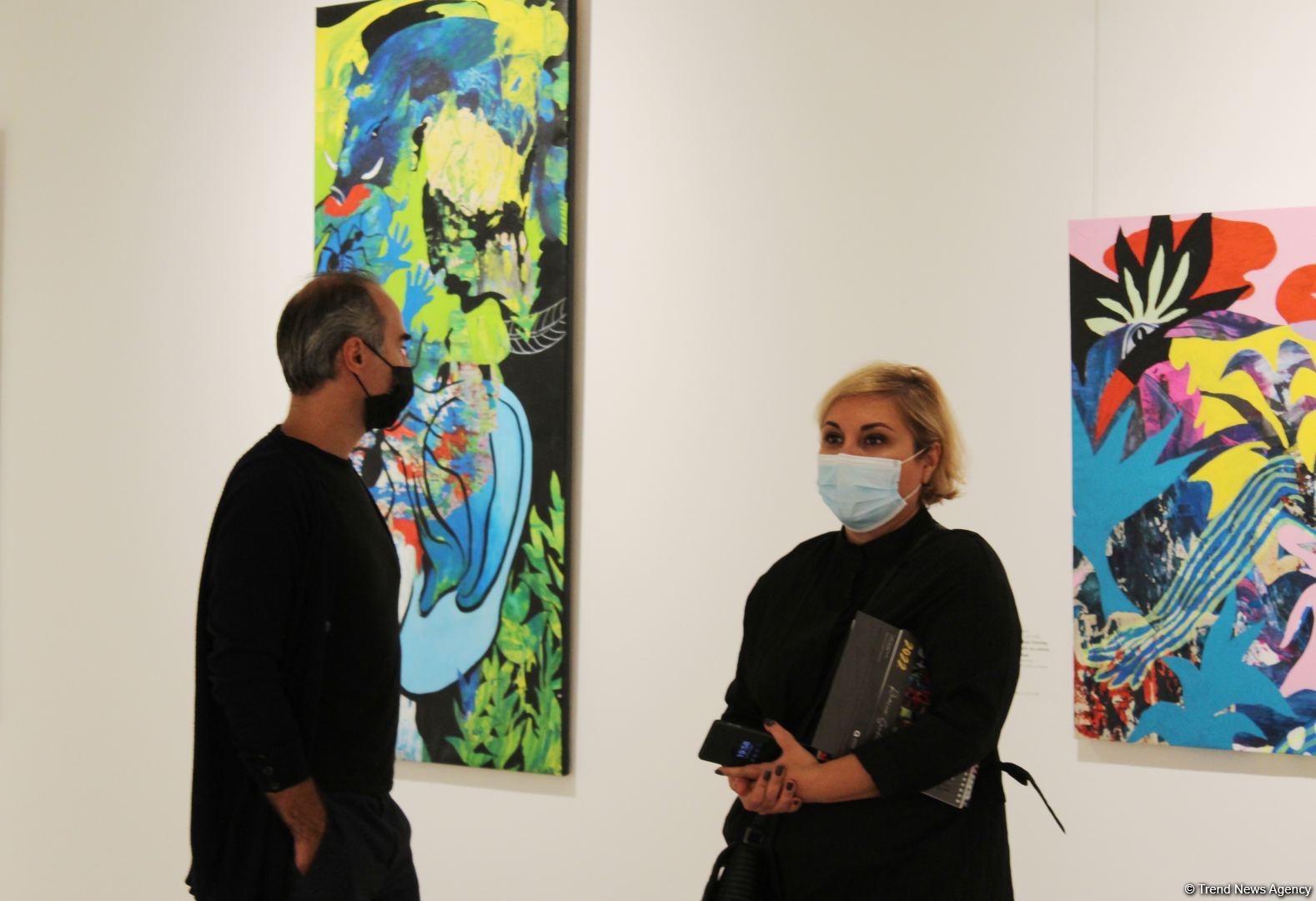 Энергия хаоса в Баку… Какие секреты хранят картины Рамины Саадатхан (ФОТО)