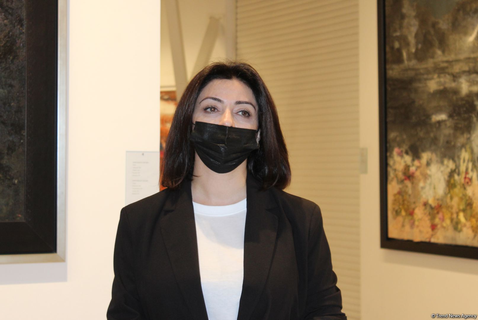 Энергия хаоса в Баку… Какие секреты хранят картины Рамины Саадатхан (ФОТО)