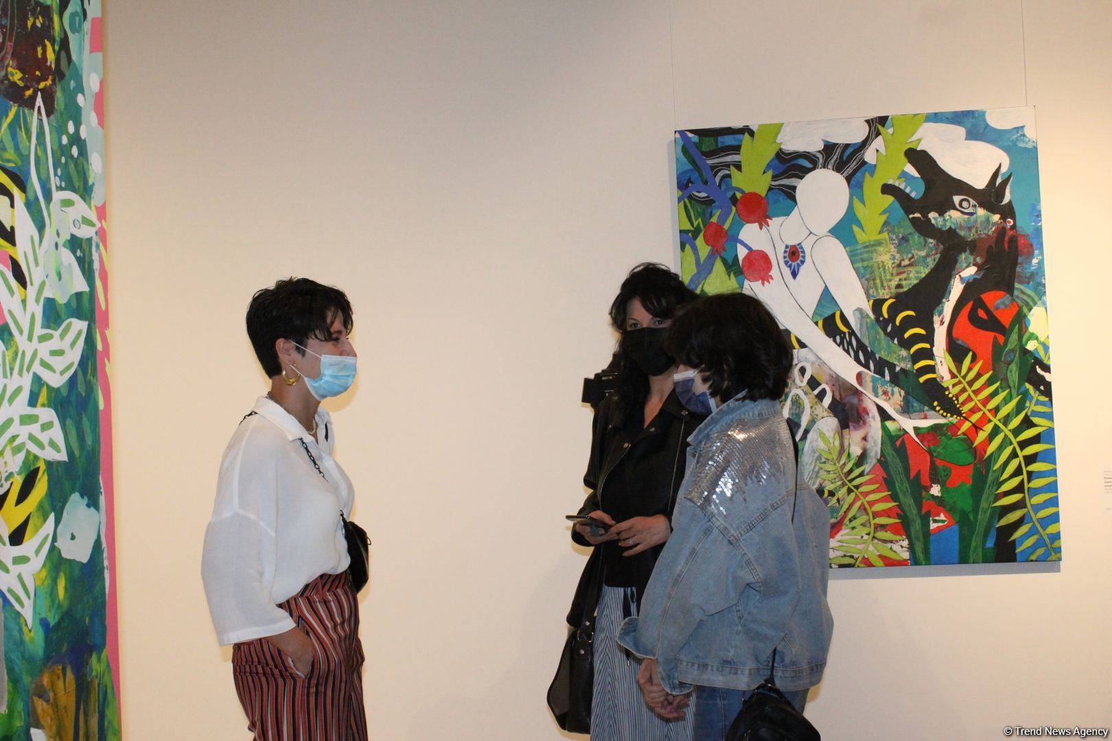 Энергия хаоса в Баку… Какие секреты хранят картины Рамины Саадатхан (ФОТО)