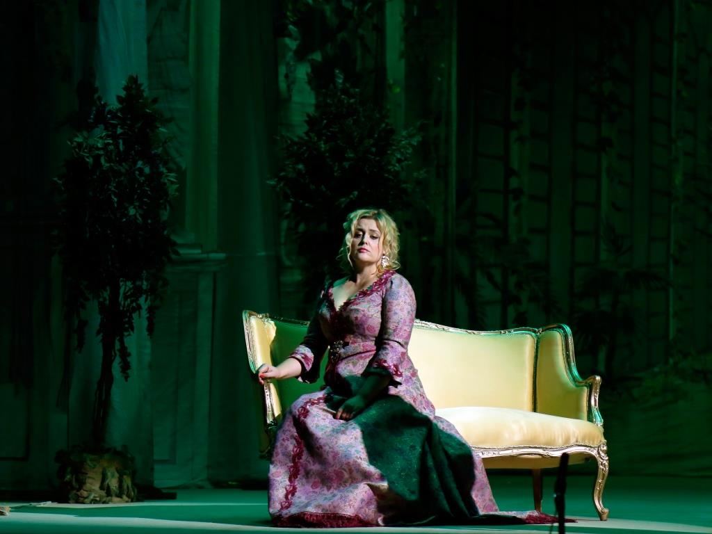 Любовь азербайджанца и полячки, или Дама с камелиями (ФОТО/ВИДЕО)