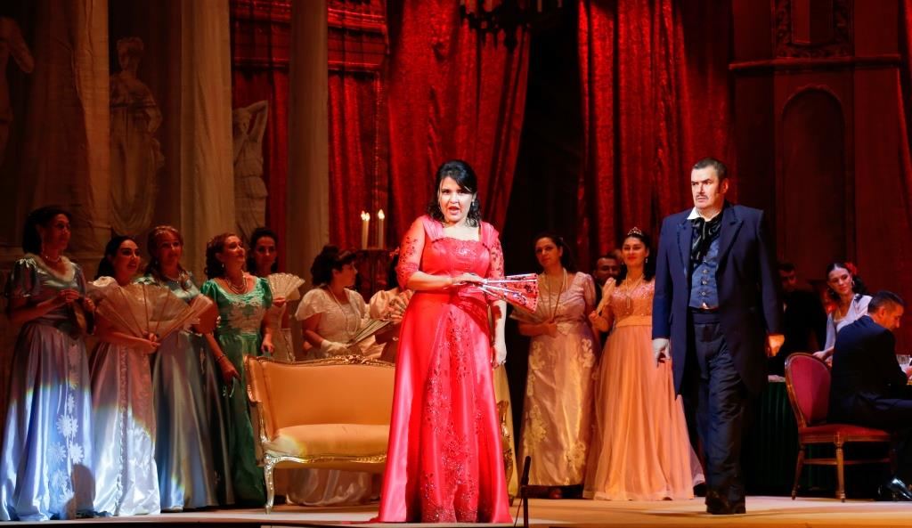 Любовь азербайджанца и полячки, или Дама с камелиями (ФОТО/ВИДЕО)