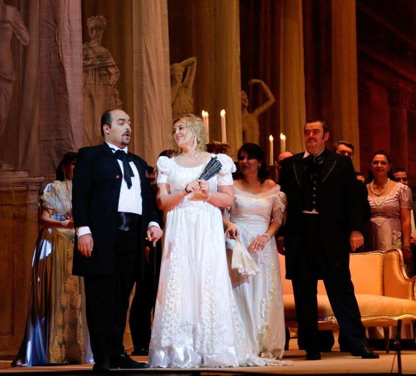 Любовь азербайджанца и полячки, или Дама с камелиями (ФОТО/ВИДЕО)