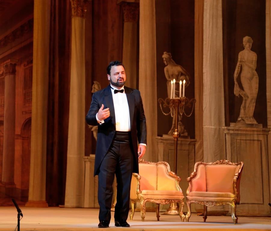 Любовь азербайджанца и полячки, или Дама с камелиями (ФОТО/ВИДЕО)