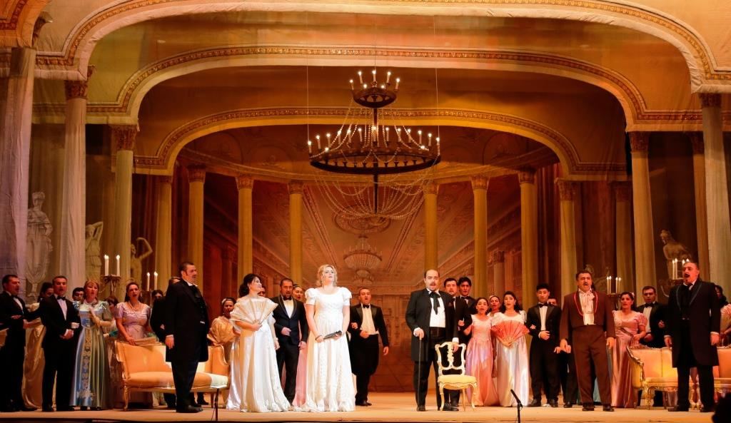 Любовь азербайджанца и полячки, или Дама с камелиями (ФОТО/ВИДЕО)