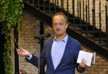 Тема любви...Известный немецкий исламовед провел в Баку творческий вечер (ФОТО)