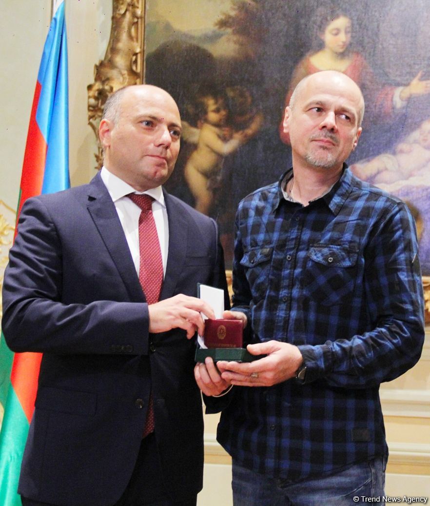В Баку прошла церемония вручения государственных наград деятелям культуры (ФОТО)