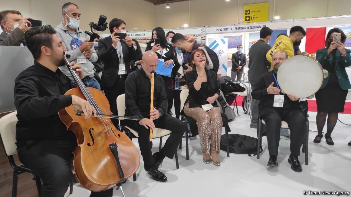 Рай для книголюбов! Состоялось торжественное открытие Бакинской международной книжной выставки-ярмарки (ФОТО)