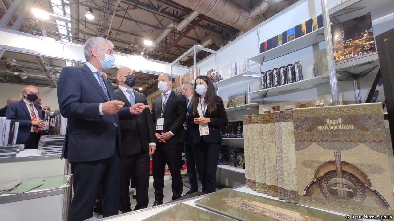 Рай для книголюбов! Состоялось торжественное открытие Бакинской международной книжной выставки-ярмарки (ФОТО)