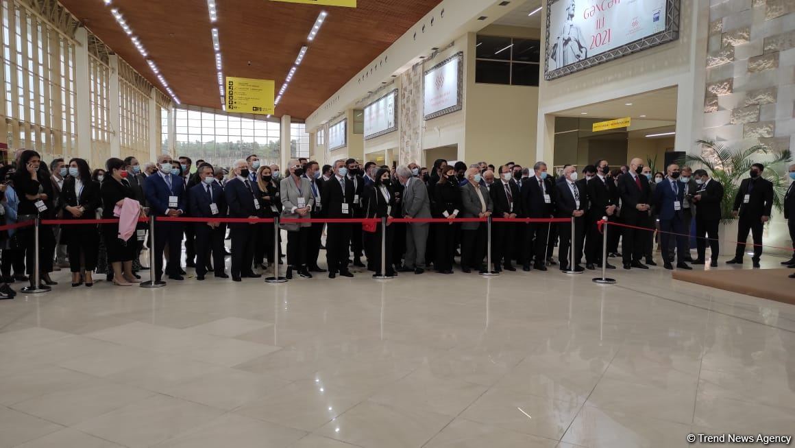 Рай для книголюбов! Состоялось торжественное открытие Бакинской международной книжной выставки-ярмарки (ФОТО)