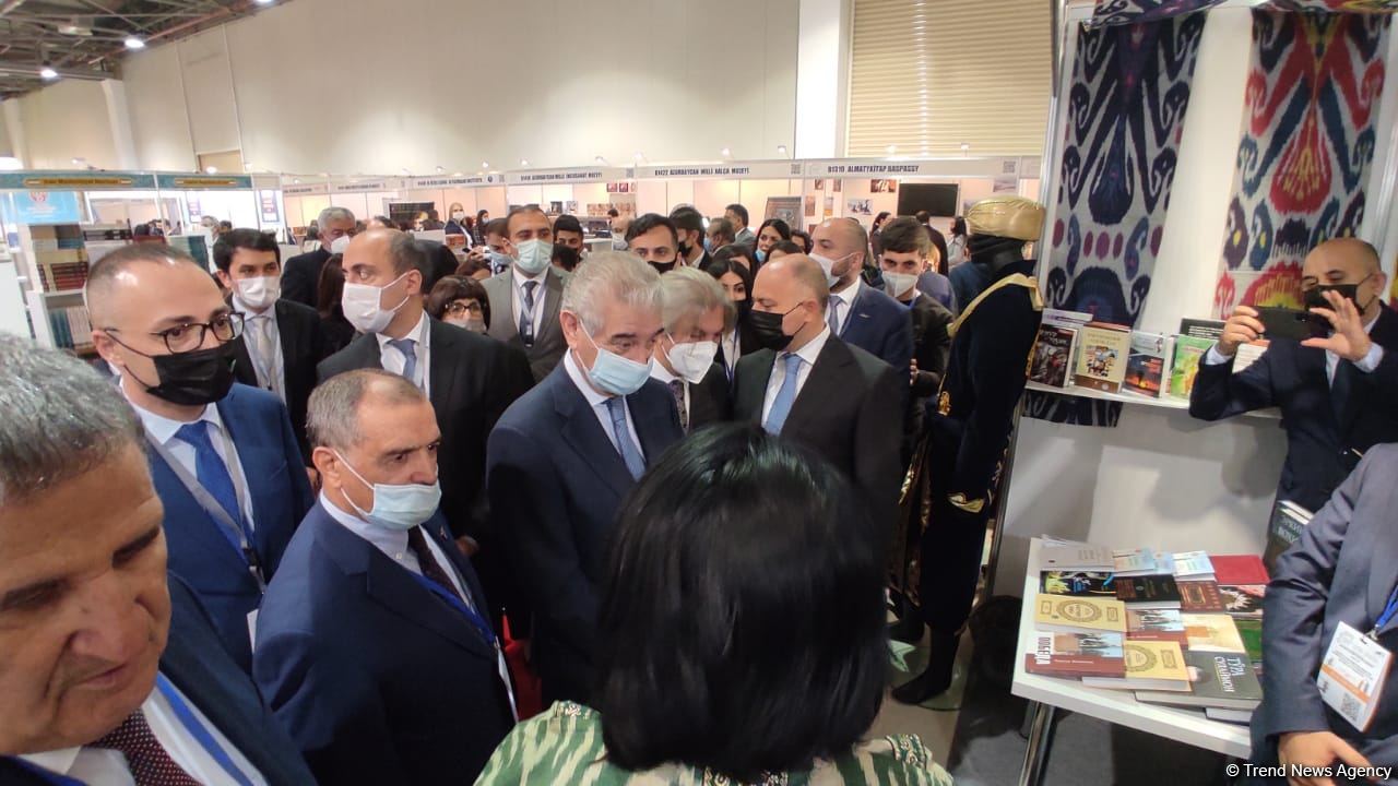 Рай для книголюбов! Состоялось торжественное открытие Бакинской международной книжной выставки-ярмарки (ФОТО)