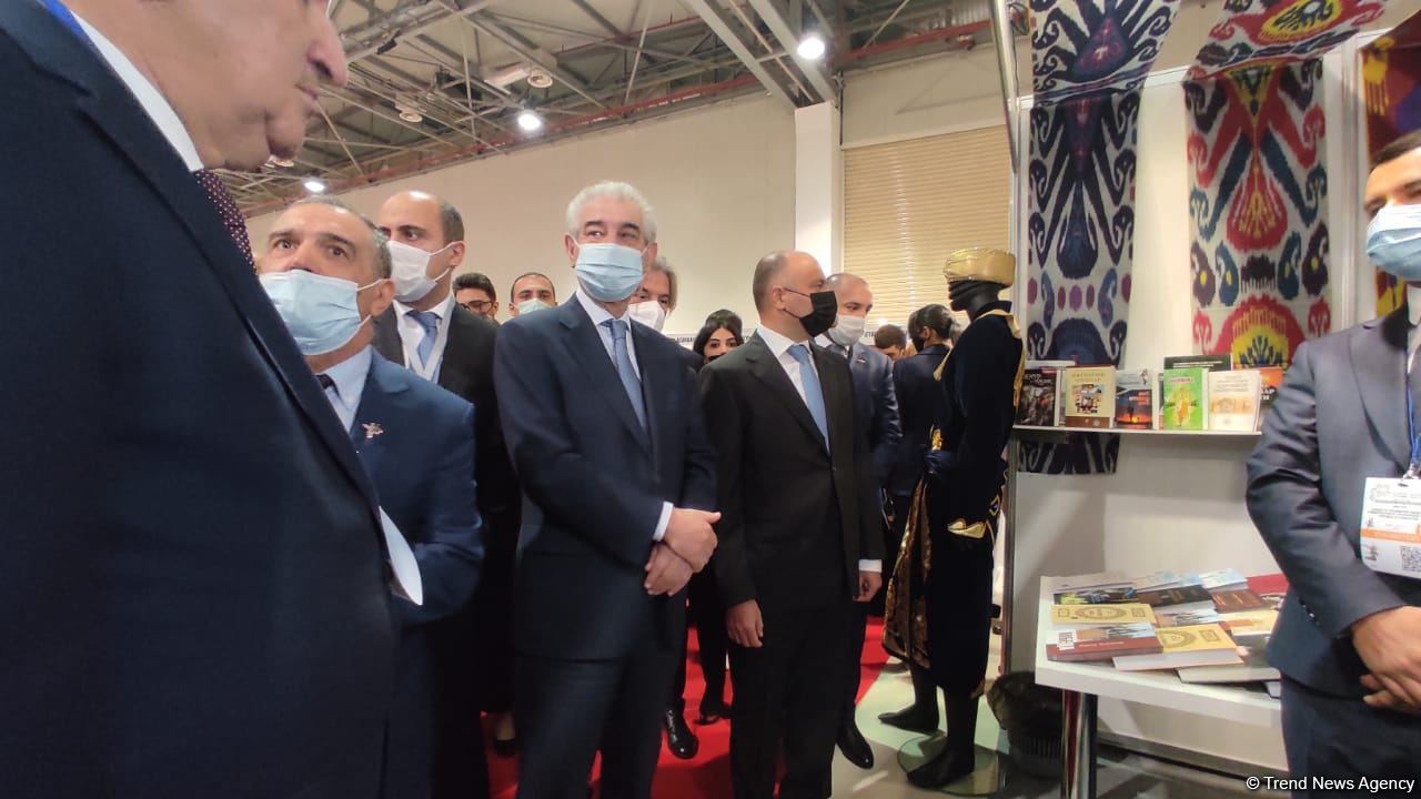 Рай для книголюбов! Состоялось торжественное открытие Бакинской международной книжной выставки-ярмарки (ФОТО)